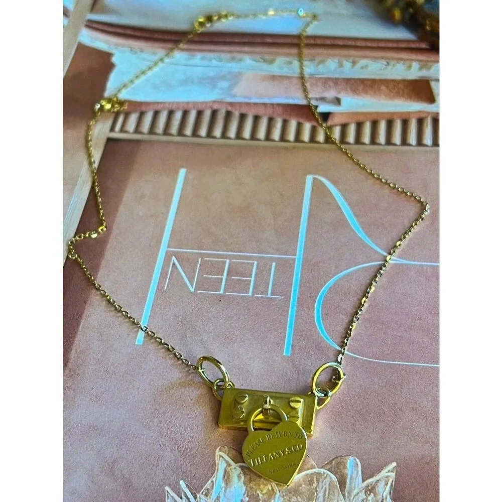 Gold Heart Padlock Necklace - Elegant Women’s Jewelry - Picture 5 of 6
